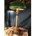 Настольная лампа капитель с зеленым плафоном