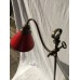 Настольная лампа с красным плафоном